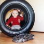 Negen jaar geleden kon ik nog in de #Goodyear #Eagle achterband van een #McLaren #F1 slapen. Model in schaal 1/12 