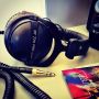 Gotta love de postbode. Nieuwe headphones! Vrijdag voor het eerst live mee werken. #zinin!