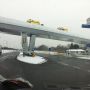 Begint al goed: fietser onderuit op #fietsbrug #deventer zie ik #onderweg #sneeuw 