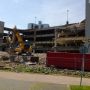 Na lang wachten voortvarende sloop bijlmergarage kleiburg. tien jaar woon ik ernaast in nieuwbouw laag koningshoef #LangeAdem