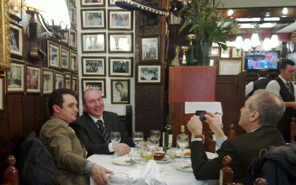 Explained Moby to some Spanish business men... :)