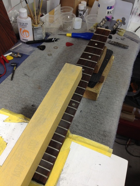 P90 SG ステンフレット 改造箇所多数 ヘンテコな改造SG Specialをレストレーション | Vintage Maniacs