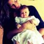 Gisele Bündchen post een foto van babydochter Vivian Lake: 30,000 Facebook likes in twee uur 