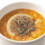 今週のスープはこちら、“赤レンズ豆と白身魚のトルコ風スープ”トルコでは定番の赤レンズ豆のスープ。白身魚の旨みたっぷり、しみじみとした優しい味わいに仕上げました。レモンとミントがエキゾチックな風味を添えています。
 by soupstocktokyo